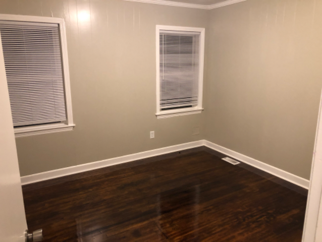 Building Photo - 129 Brookside Cir