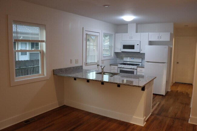 Building Photo - 6023 N College Ave