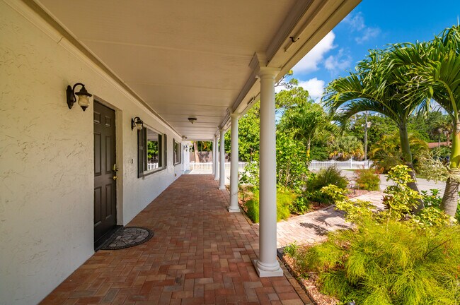 Foto del edificio - 2130 Pinehurst St