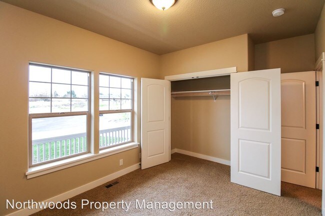 Building Photo - 3 br, 2 bath House - 3786 Pachysandra Place
