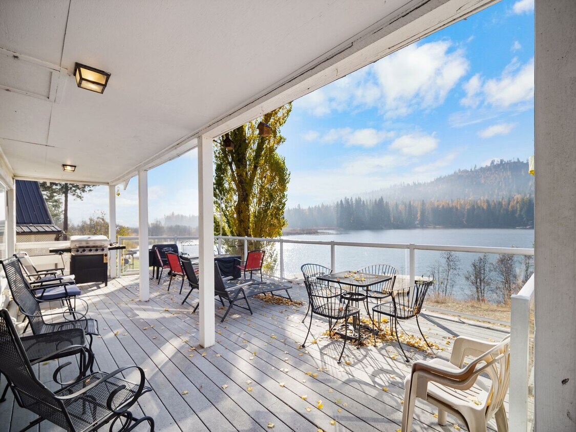 Primary Photo - Cabin on the Lake!! Fully furnished 5-bedr...