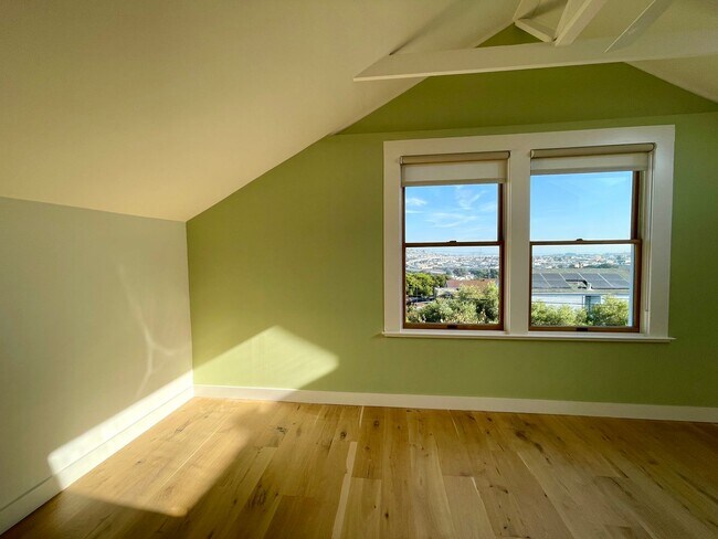 Foto del edificio - Outside Leasing - 794-796 Moultrie Street