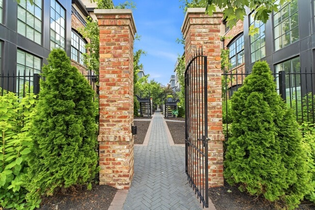 Building Photo - 84 Normandy Ave