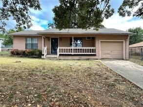 Building Photo - 2916 Layne Dr
