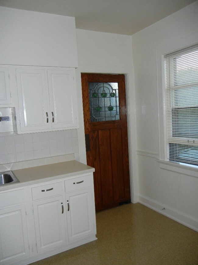 Foto del edificio - 3121 N Hackett Ave