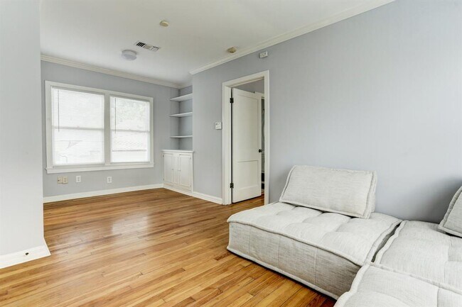Foto del edificio - 1026 Rutland St