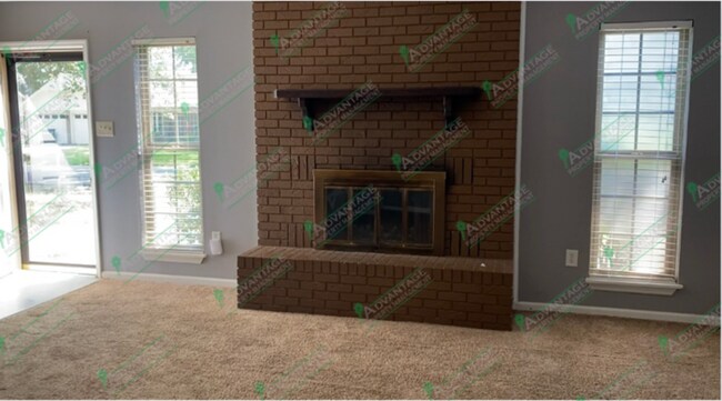 Building Photo - 4 Bedrooms in Smoking Oaks