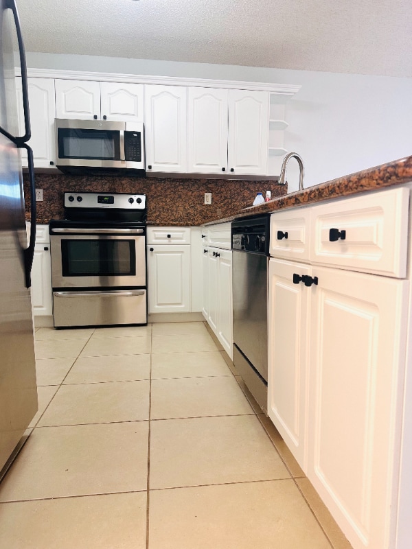 Foto del edificio - 2691 Albatross Rd N