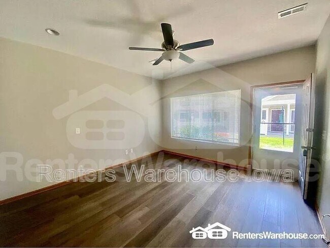 Foto del edificio - 1143 NE 8th Ln