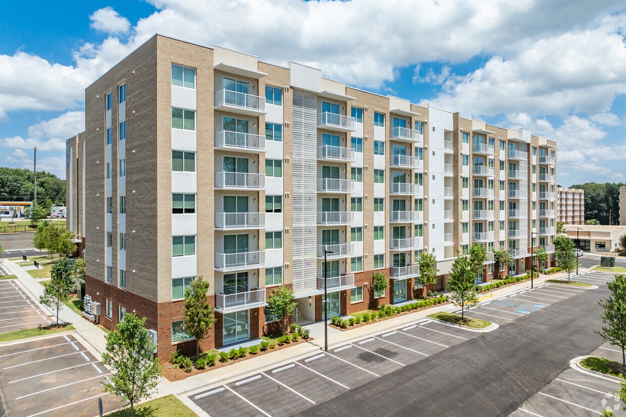 Resia Willows Apartments in Decatur, GA