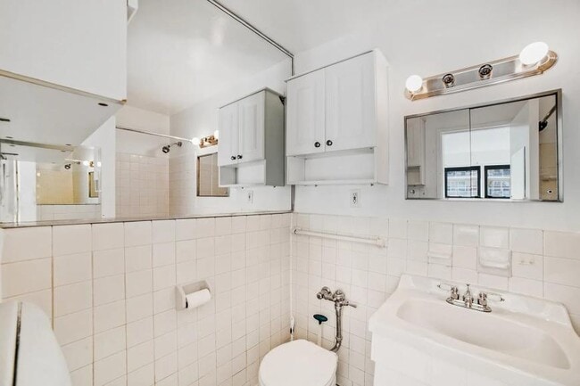 Building Photo - 2 bedroom in New York NY 10010