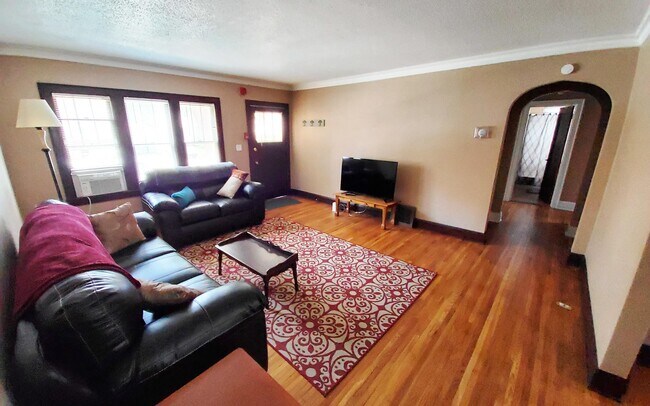 Foto del edificio - 1243 1st St SW