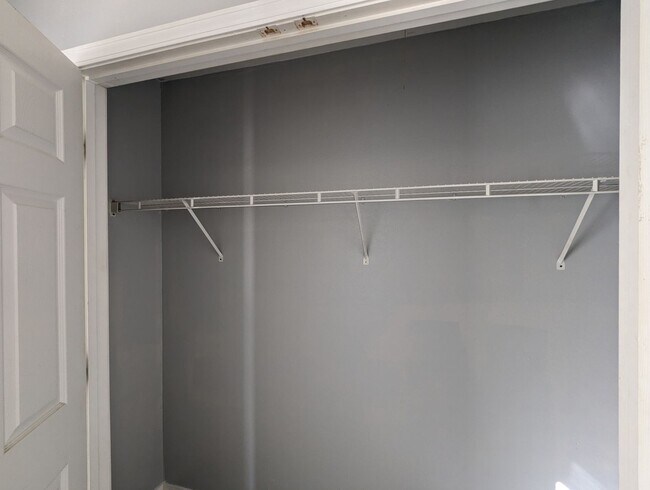 Foto del edificio - 2 Bedroom Apartment in Salisbury