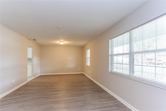 Building Photo - 2209 Malibu Dr