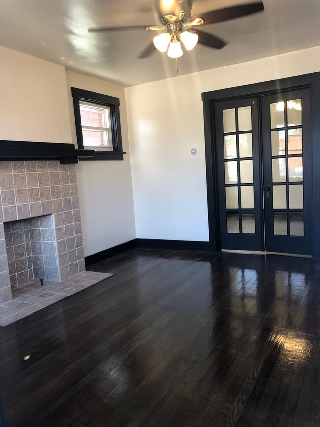 Building Photo - 427 Hays