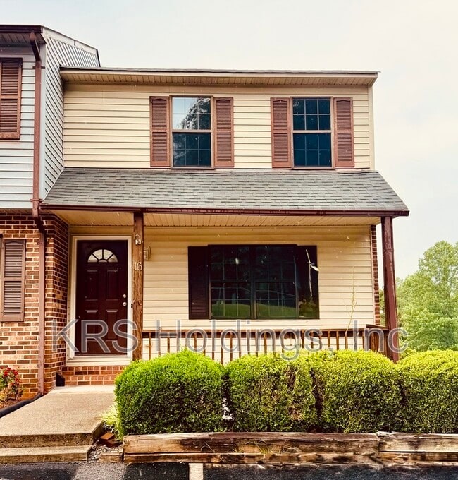 Photo - 16 Nags Head Ct Townhome