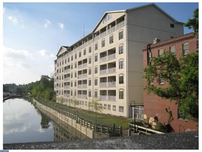 Foto del edificio - 2 Leverington Ave