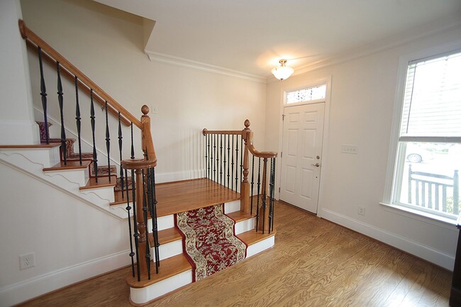 Building Photo - 1008 Christoper Drive, Chapel Hill, NC  27517
