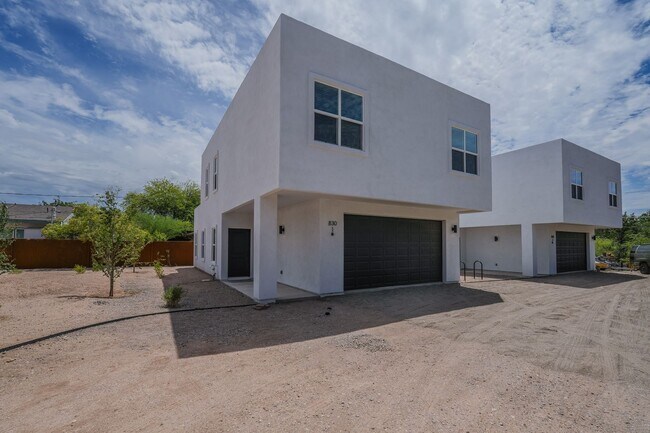 Foto del edificio - 830-832 E. 7th St. ( 830-1, 830-2, 832 )