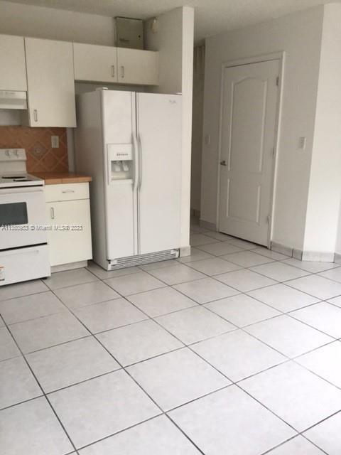 Building Photo - 6985 NW 173rd Dr
