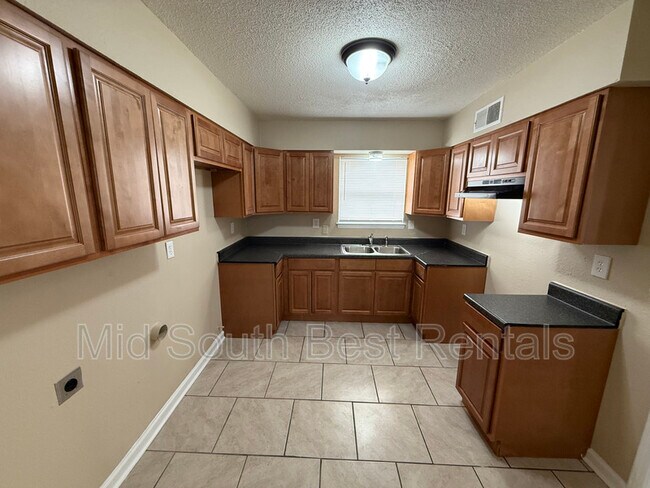 Foto del edificio - 911 Chesterton Dr