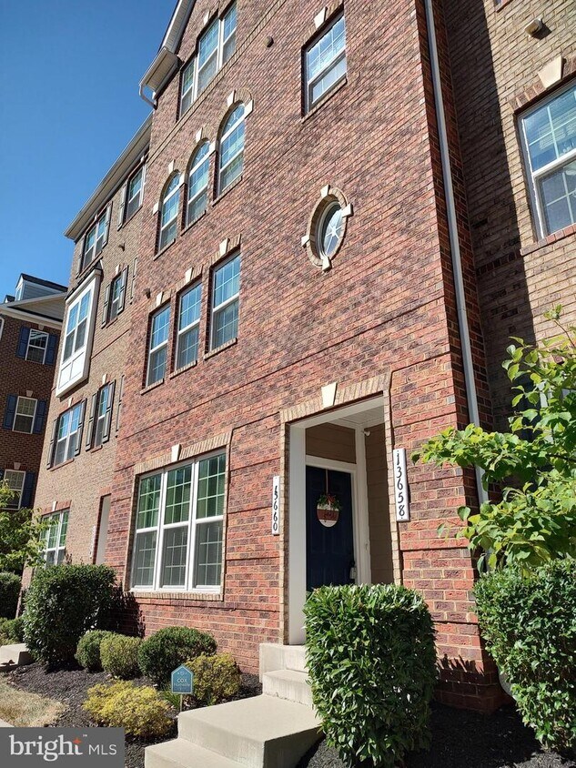 13660 Endeavour Dr, Herndon, VA 20171 Townhome Rentals in Herndon VA