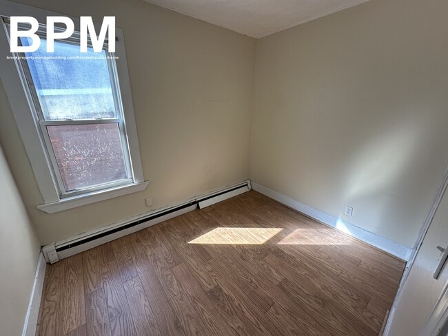 Photo - 367 Maverick St Apartment