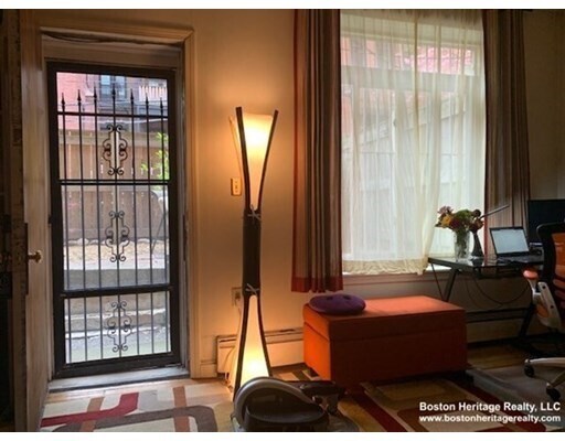 Foto del edificio - 240 Marlborough St