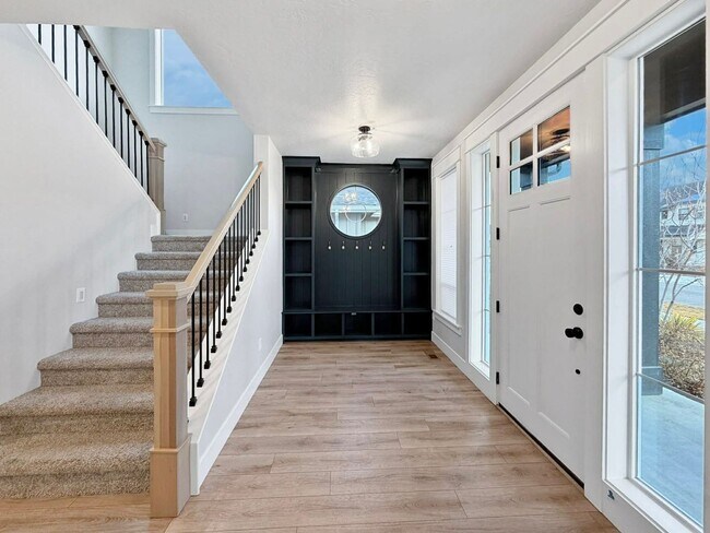 Foto del edificio - Stunning 4-Bedroom Home in Boise's Premier Dry Creek Ranch Community