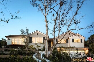 Building Photo - 14939 La Cumbre Dr