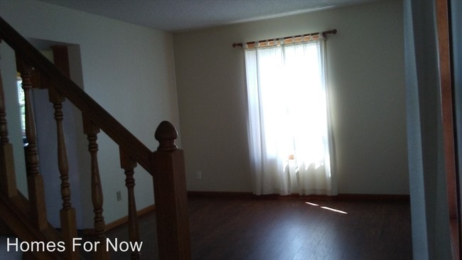 Building Photo - 3661 Sunbury Dr