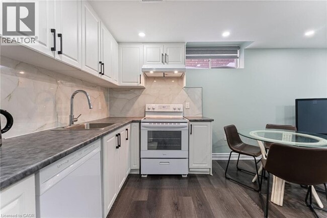 Photo du bâtiment - 183 Rockledge Dr