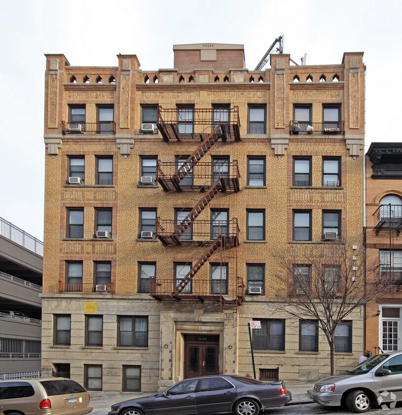 Building Photo - 649-651 W 184th St