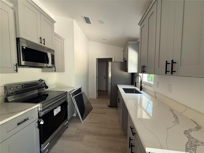 Foto del edificio - 5208 NW 61st Ave