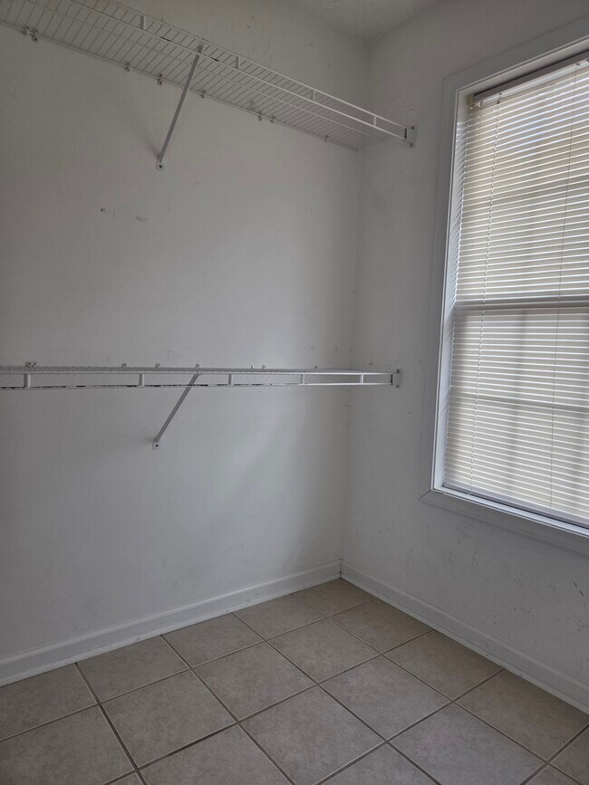 Building Photo - 1460 Scenic Brook Trl SW