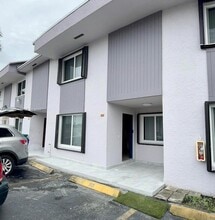 Building Photo - 21 SW 113th Ave