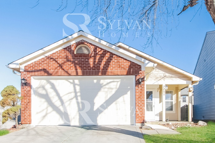 Primary Photo - Enjoy one-level living in this 3 bedroom, ...