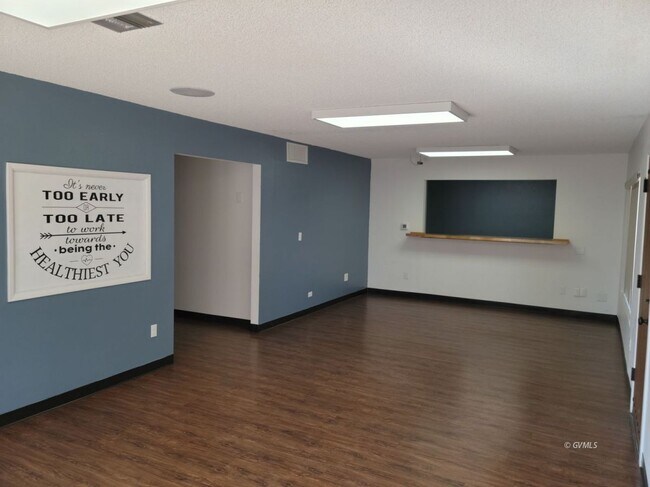 Foto del edificio - 1491 W Thatcher Blvd