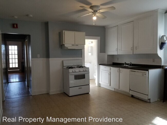 Foto del edificio - 228-230 W School St