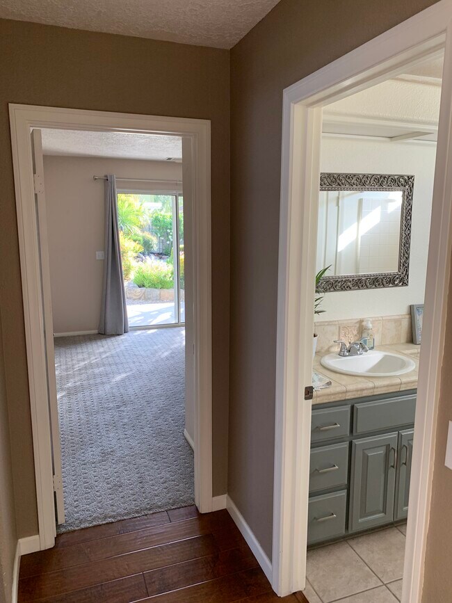 Foto del edificio - 13960 Driftwood Dr