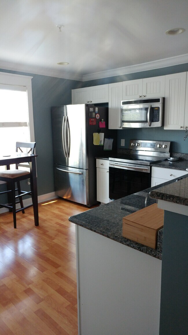 Building Photo - 1830 Candlewood Ct