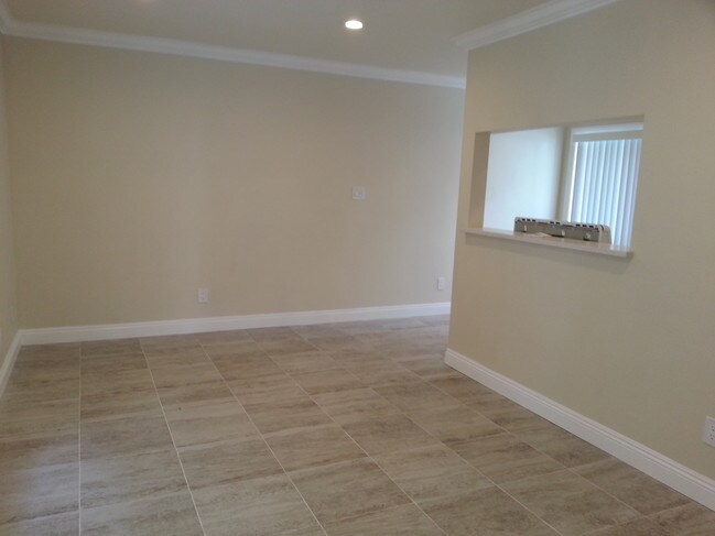 Foto del edificio - 211 Seal Beach Blvd