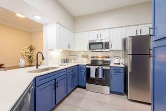 Building Photo - Aura at Westchase