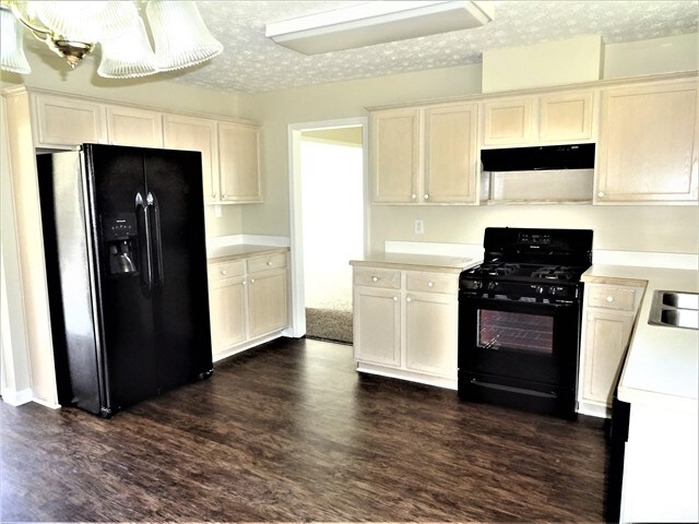 Foto del edificio - 1550 Summit Pond Cir