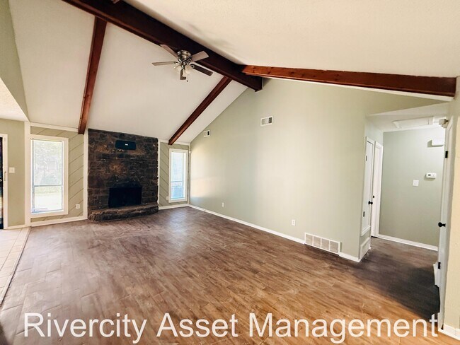 Foto del edificio - 6408 Green Grove Dr