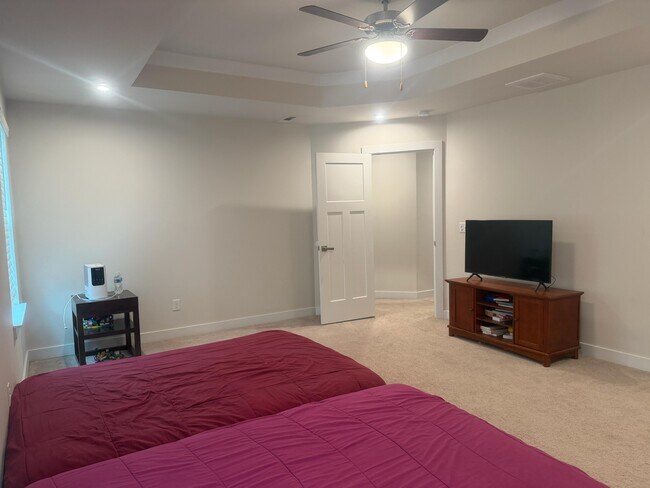 Foto del edificio - 300 Finnegan Ct