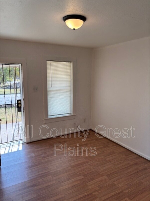 Foto del edificio - 1060 Washington Blvd