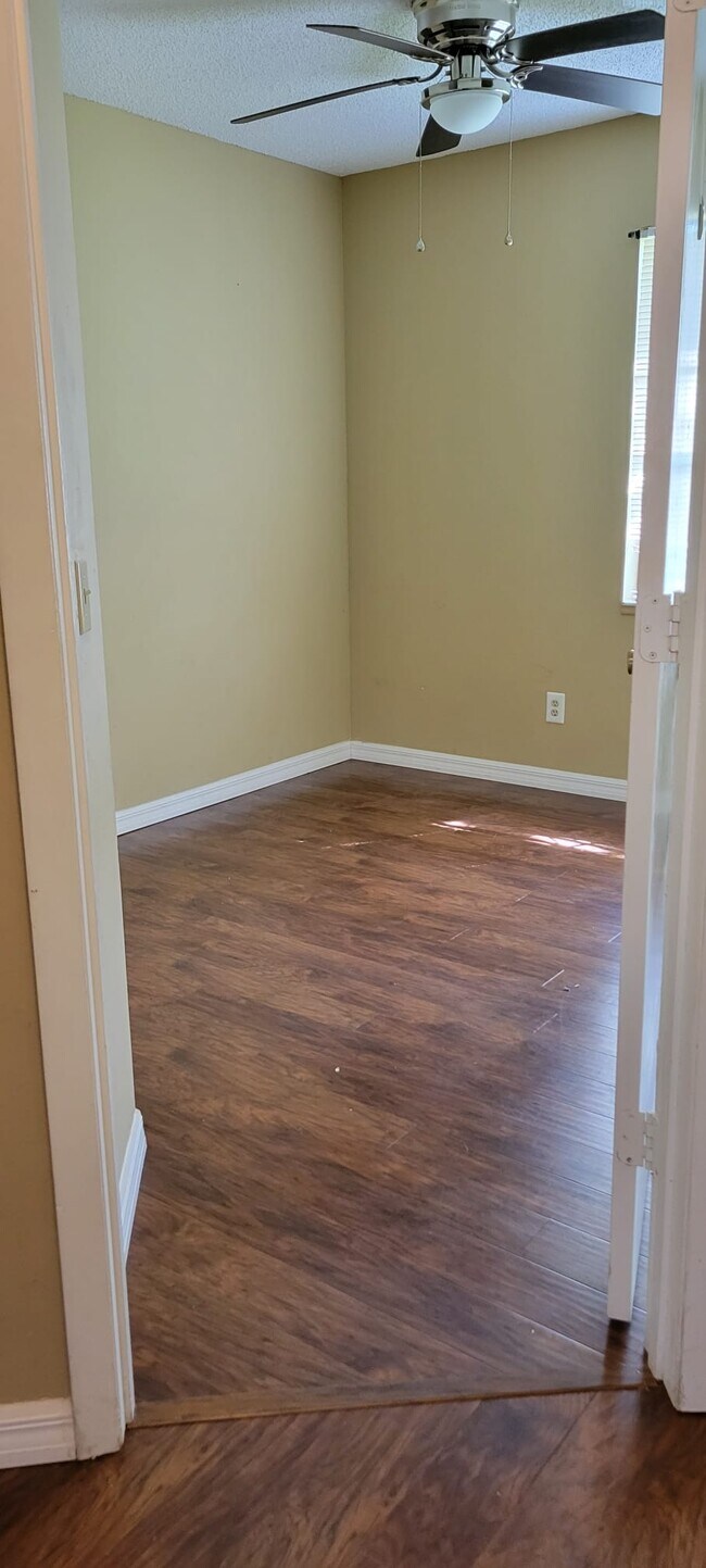 Foto del edificio - 11853 Mintwood Ct