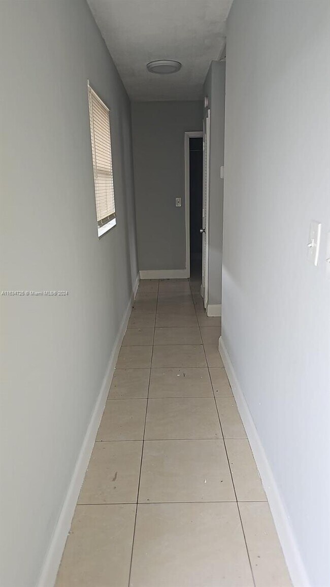 Building Photo - 4040 NW 30th Terrace