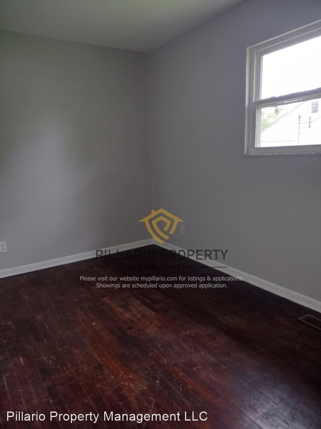 Building Photo - 3 br, 1 bath House - 2953 N Lasalle St